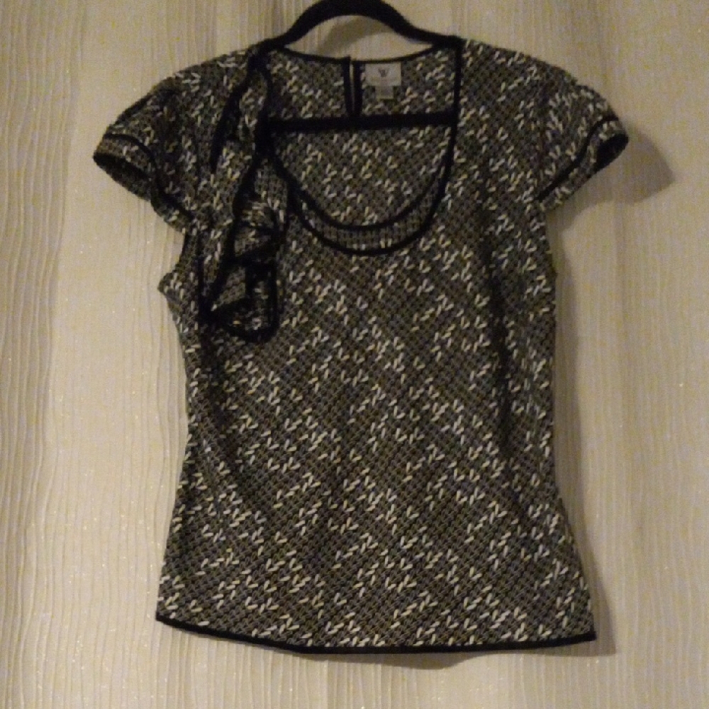 Worthington Black and White Patterned Short Sleeve Scoop Neck Top